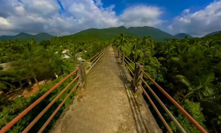 Keri Sattari Footbridge